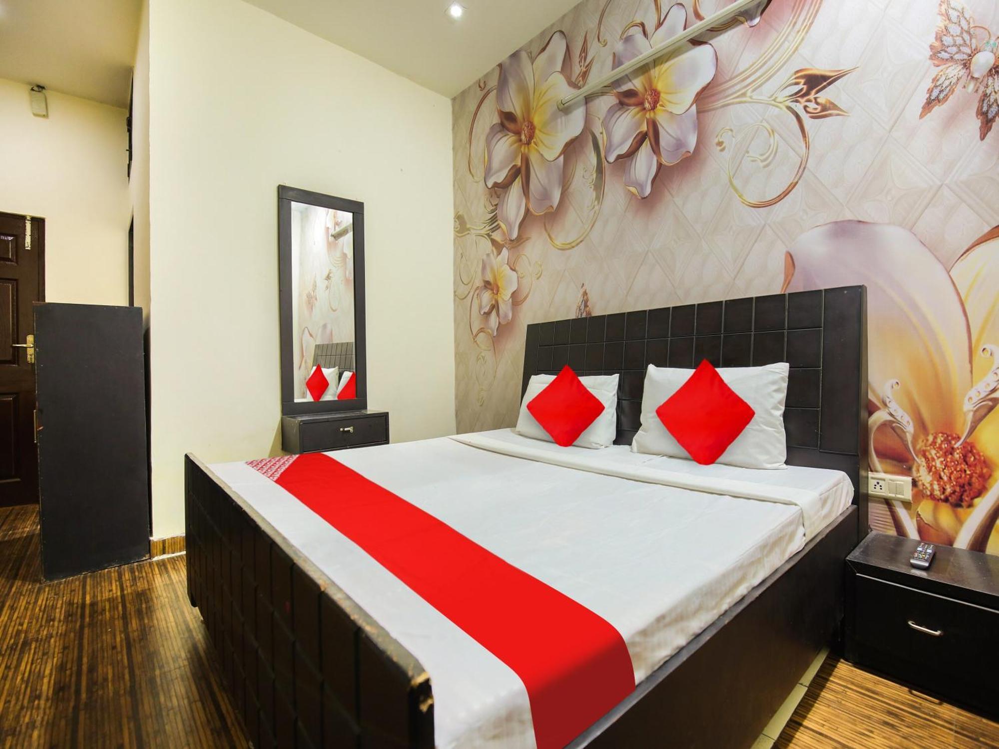 Oyo Flagship Hotel Le Aley Regency Ludhiana Exterior foto